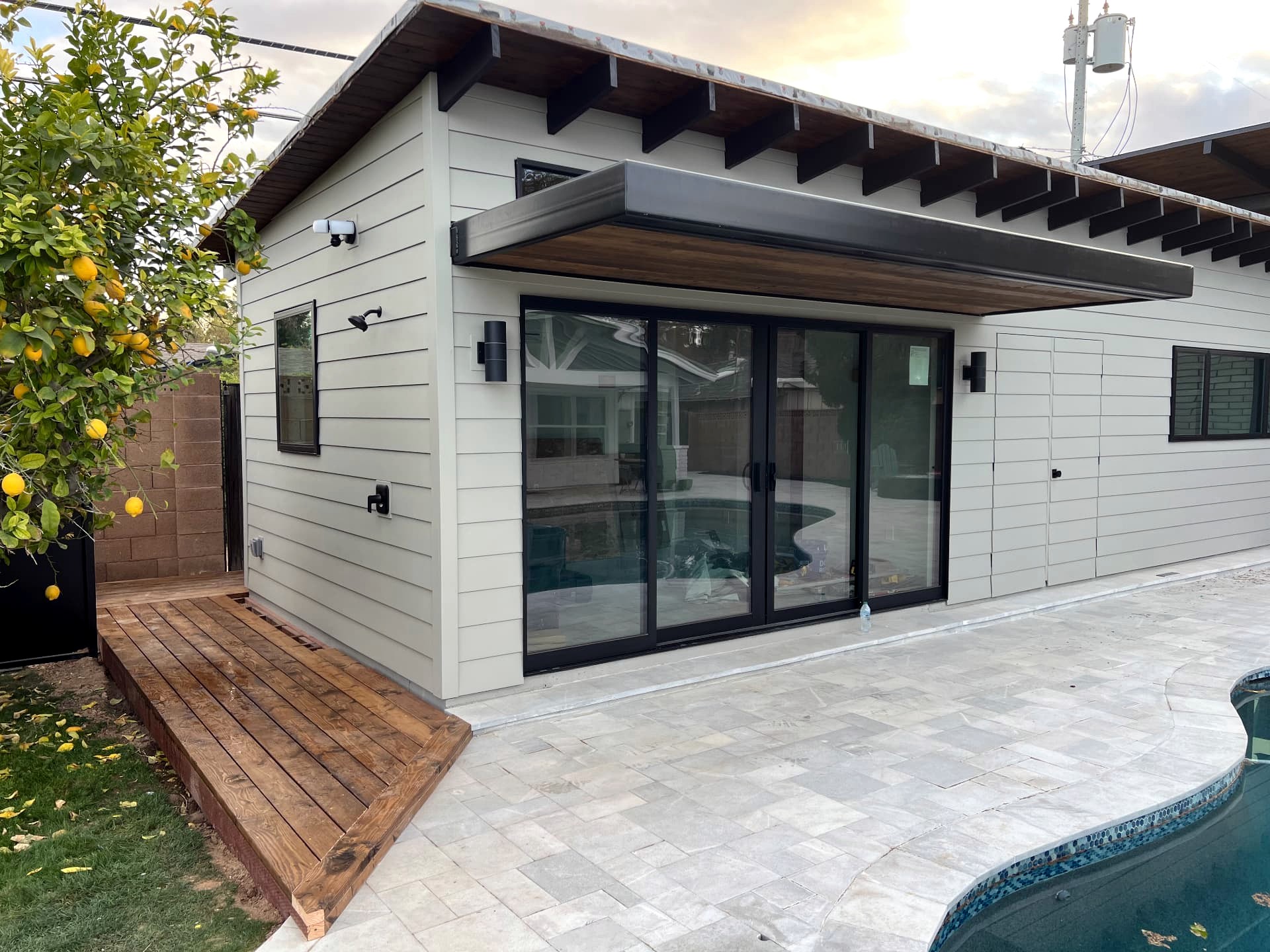 Central Phoenix Pool House cover